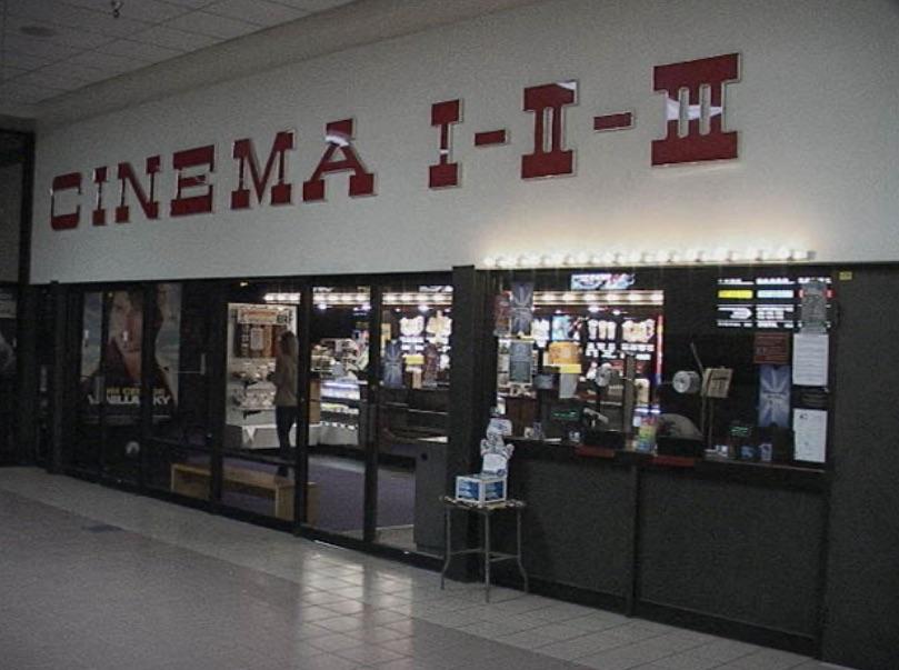 everett_mall_cinemas01.jpg
