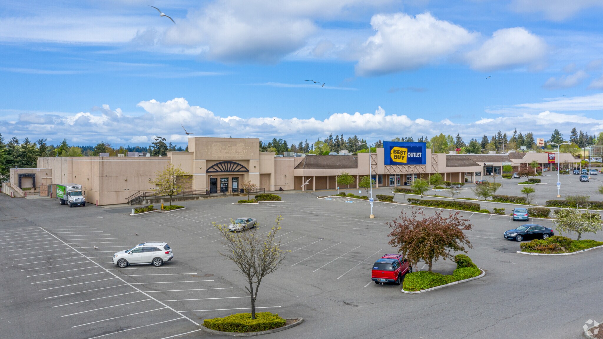 lynnwood_square01.jpg